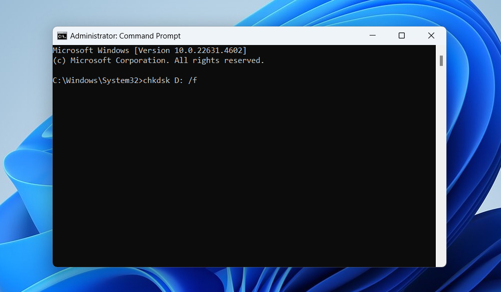 Ejecutar CMD y escribir el comando CHKDSK