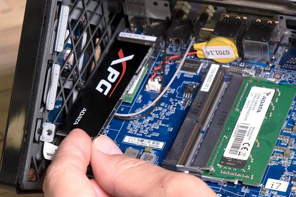 instalar SSD M.2 en el PC de sobremesa