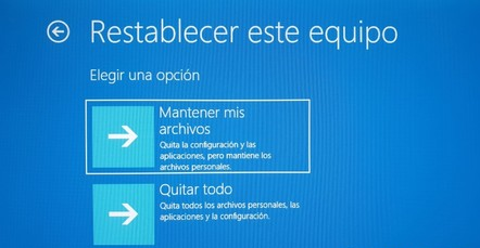 Menú de WinRE: opciones de restablecer este PC, mantener mis archivos